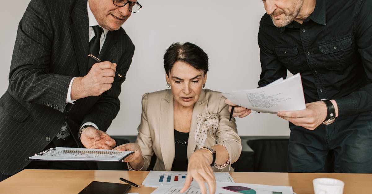 空中和地面人员如何处理香烟？